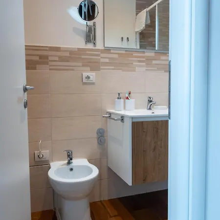 Affittacamere Ihh Rome-piazza Del Popolo,centro Storico,piazza Di Spagna